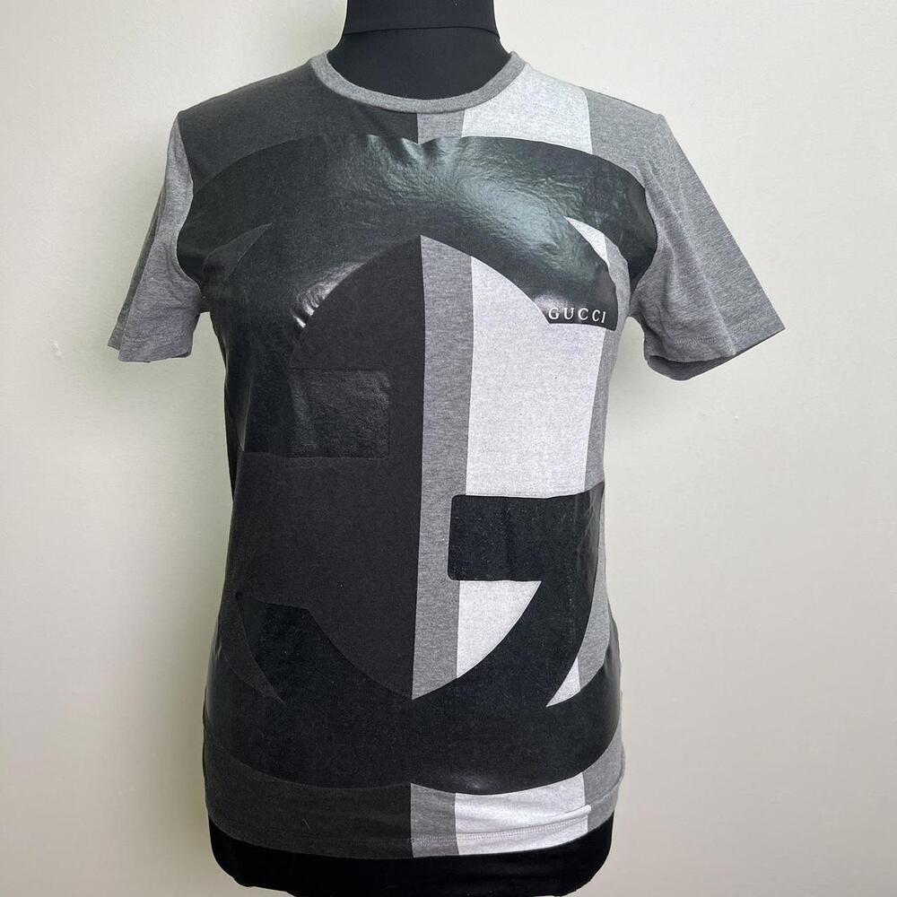 Gucci Men's Grey and Black T-Shirt